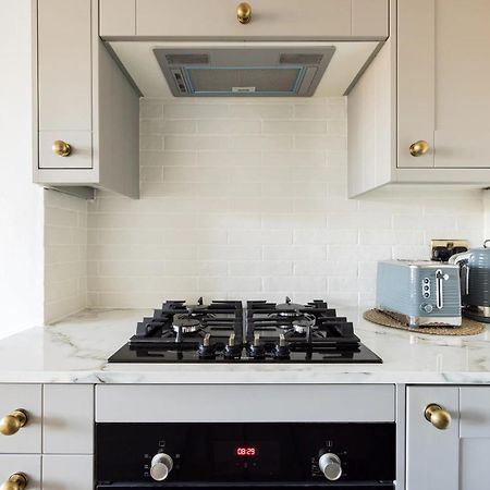Luxurious 1-Bedroom Apartment In Kensington London Exteriör bild